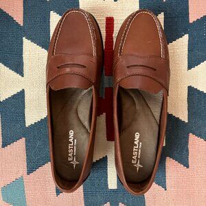 Eastland Women's Classic II Penny Loafer Tan Sz. 9.5 Narrow